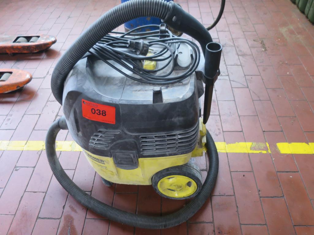 Used Kärcher Professional NT 25/1AP Industrial vacuum cleaner for Sale (Auction Premium) | NetBid Industrial Auctions