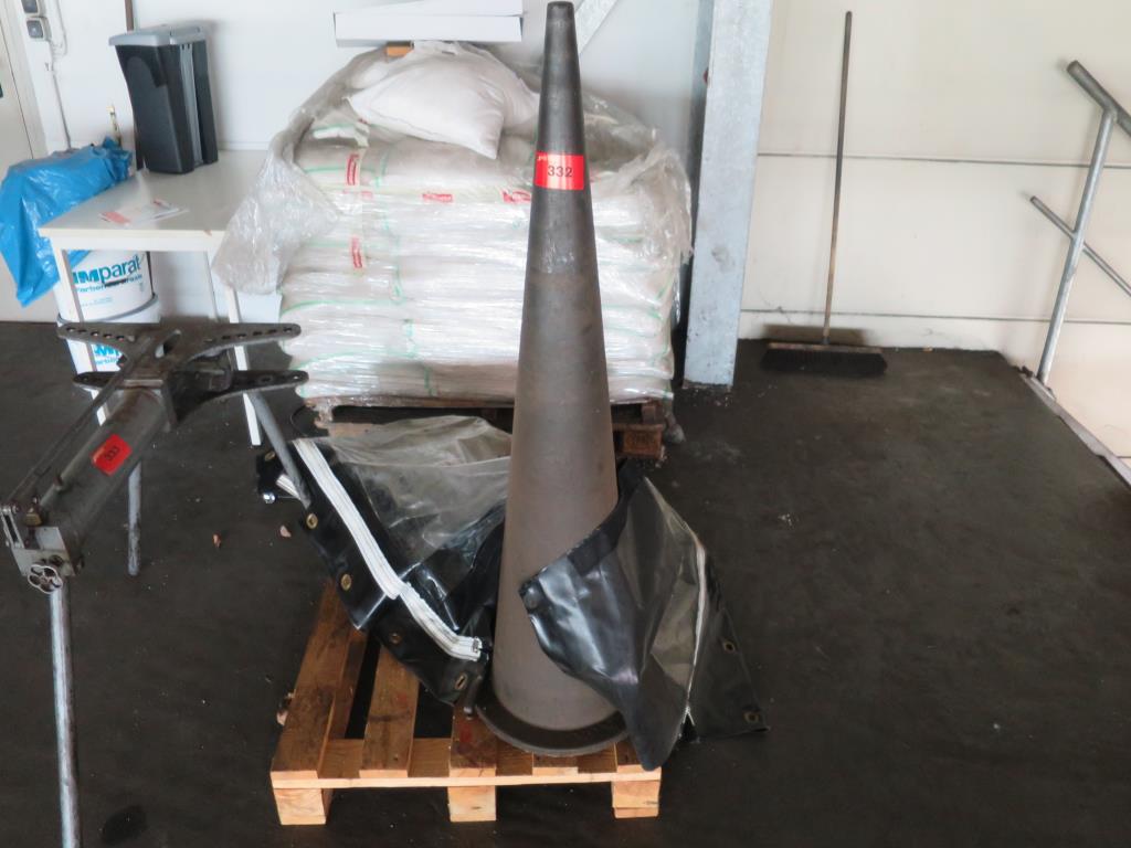 Used Locksmith/forging cone for Sale (Auction Premium) | NetBid Industrial Auctions