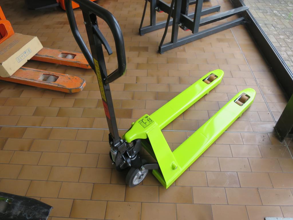 Used Pramac Q-Lifter Hand pallet truck for Sale (Auction Premium) | NetBid Industrial Auctions