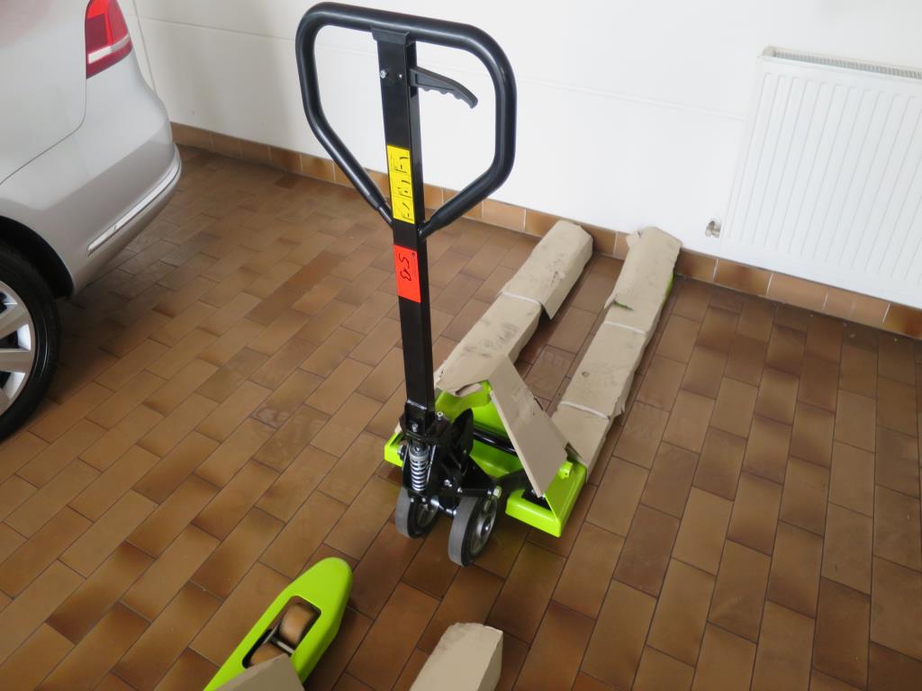 Used Pramac Q-Lifter Hand pallet truck for Sale (Auction Premium) | NetBid Industrial Auctions