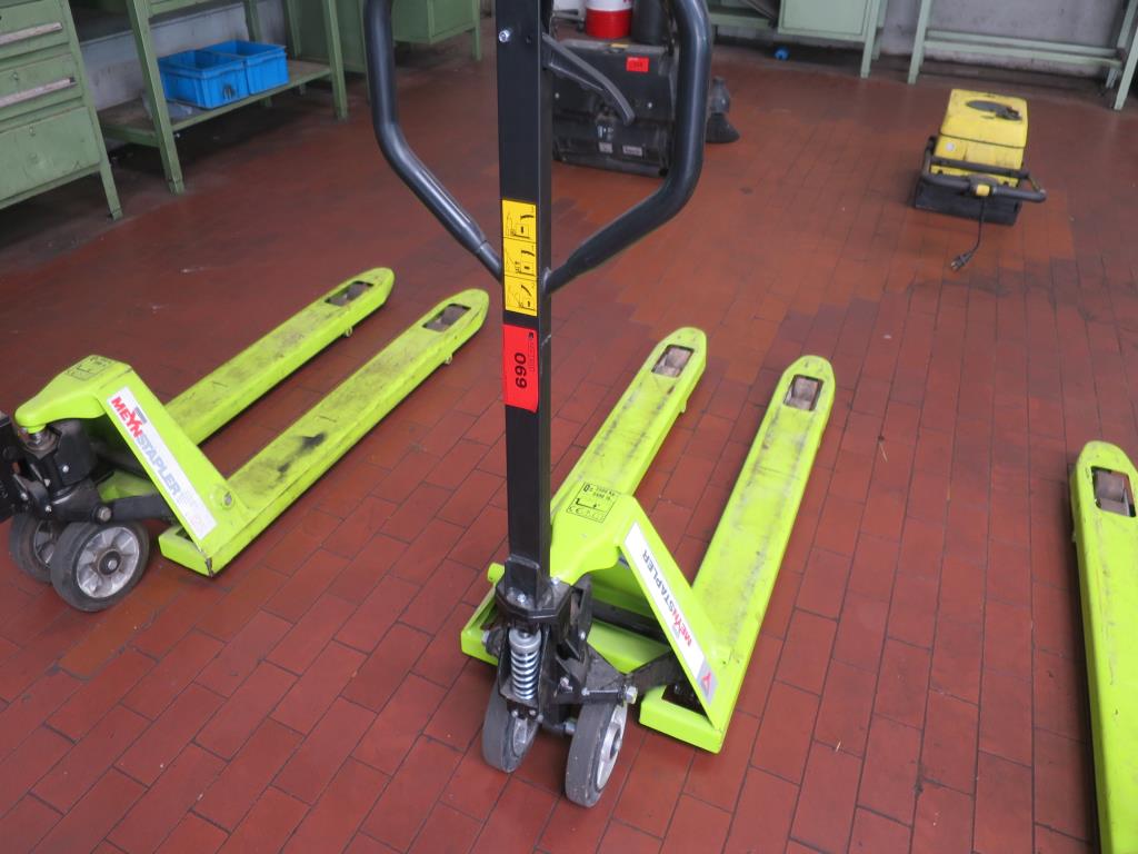 Used Lifter Hand pallet truck for Sale (Auction Premium) | NetBid Industrial Auctions