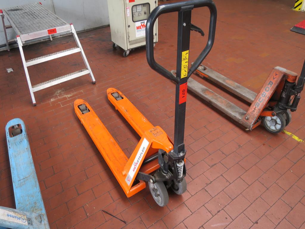 Used Hand pallet truck for Sale (Auction Premium) | NetBid Industrial Auctions