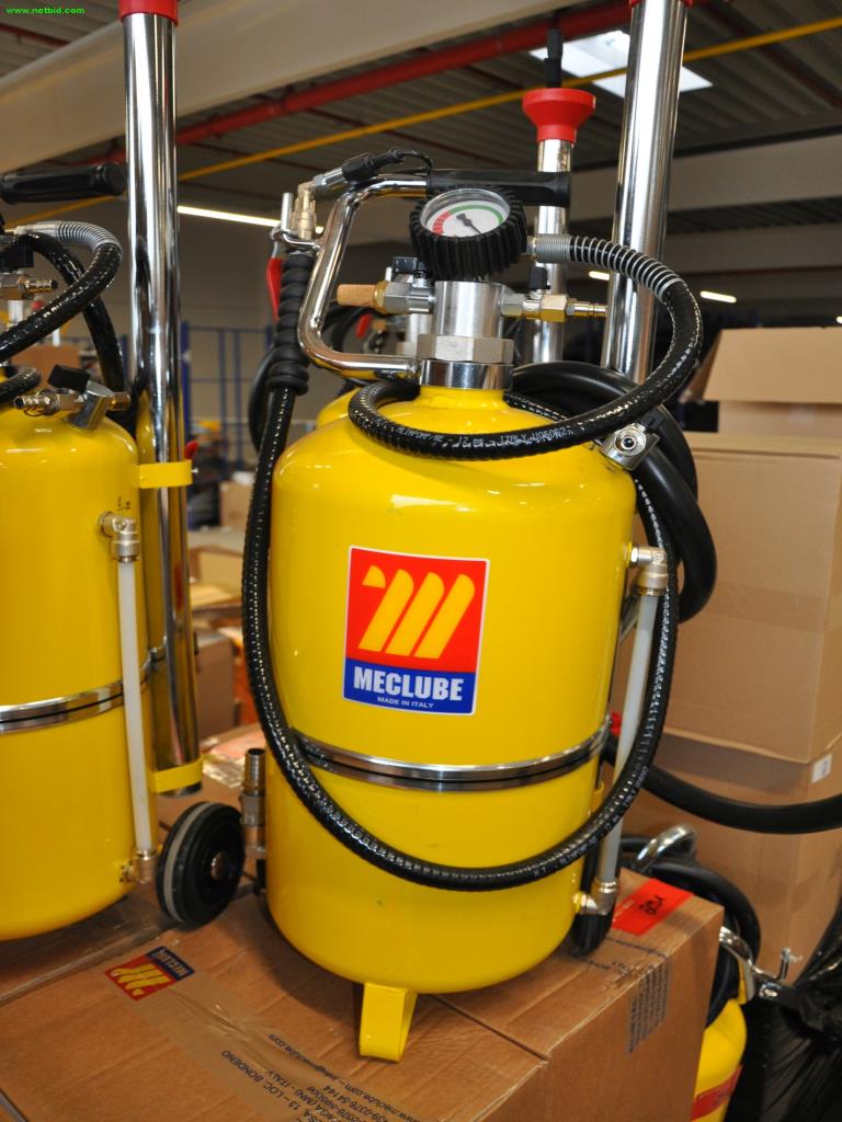 Used Meclube Art. Nr. 040-1420-000 Pneumatic oil extractor for Sale (Auction Premium) | NetBid Industrial Auctions