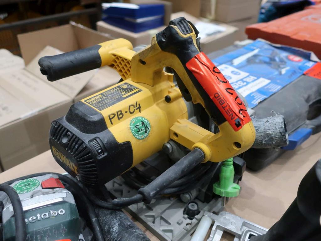 Used DeWalt DBS520-QS Električna ročna krožna žaga for Sale (Auction Premium) | NetBid Slovenija