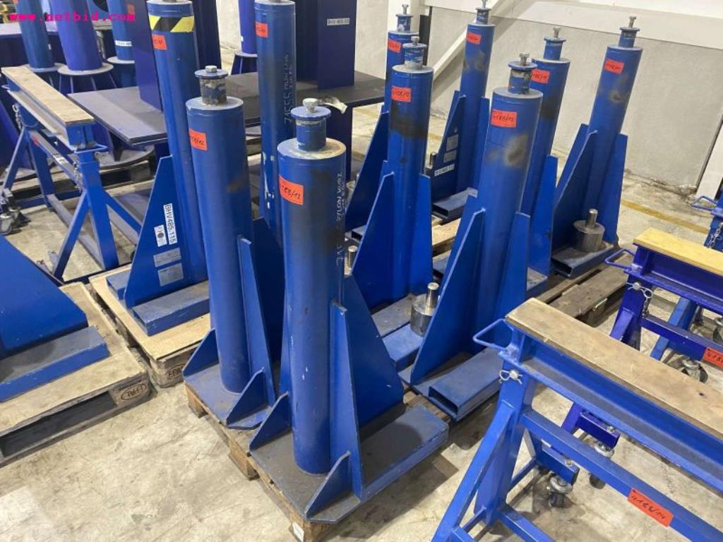 Used Kruse Pylon, Kurz 1 Posten Podporna stojala (BHV485.108; BHV485.109; BHV485.111; BHV485.112) for Sale (Trading Premium) | NetBid Slovenija