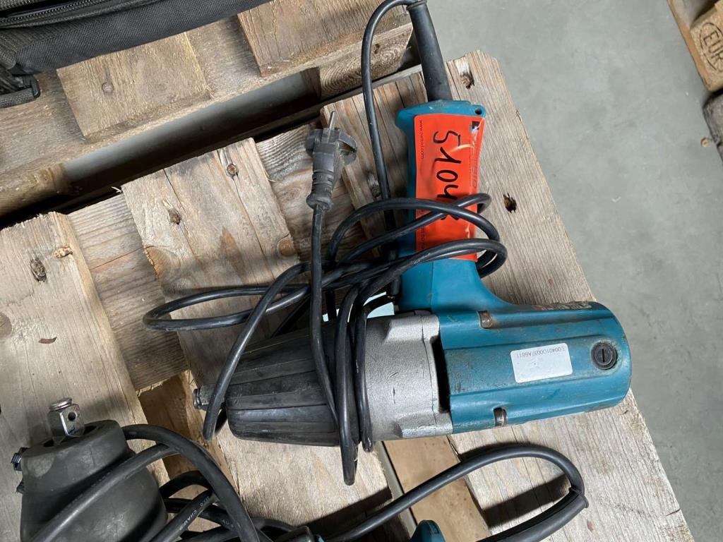 Used Makita 6905B Electric impact wrench (230 V) for Sale (Auction Premium) | NetBid Industrial Auctions