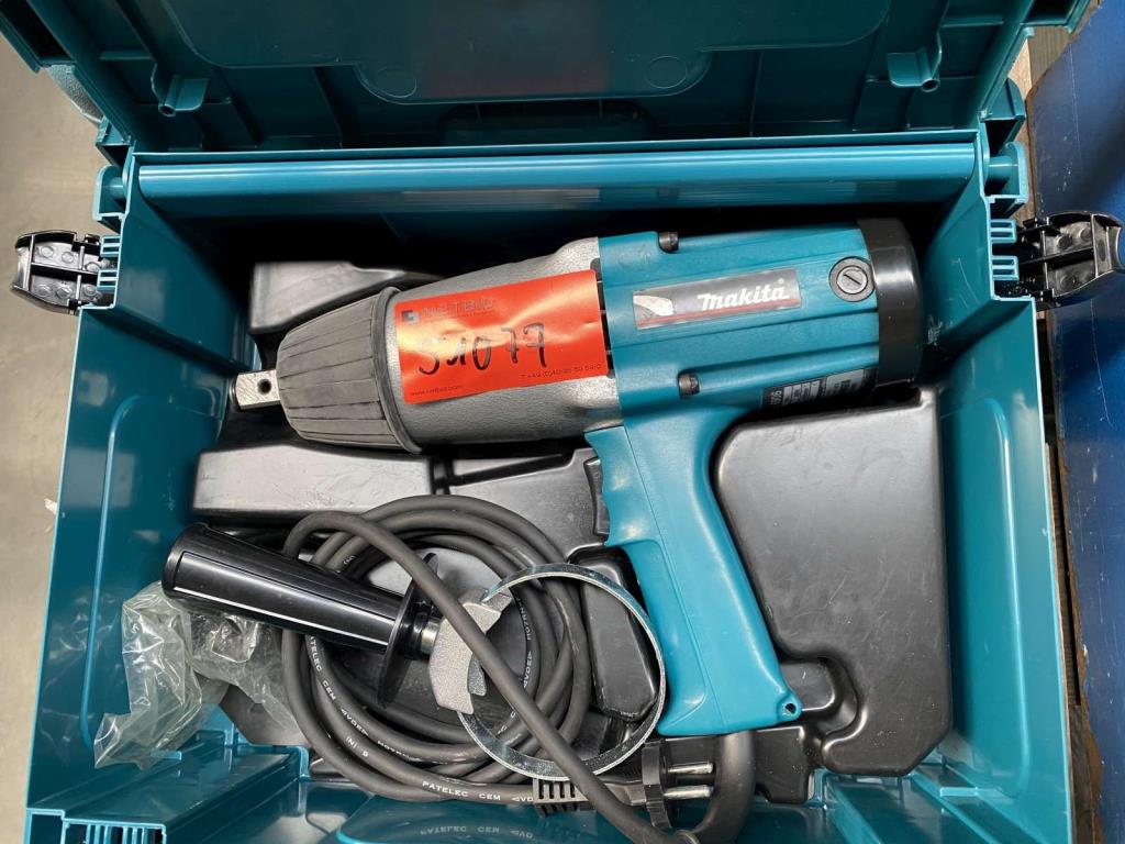 Makita best sale 6906 price