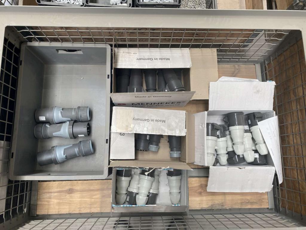 Used Walther bzw. Mennekes 1 Posten Plug/couplings for Sale (Online Auction) | NetBid Industrial Auctions