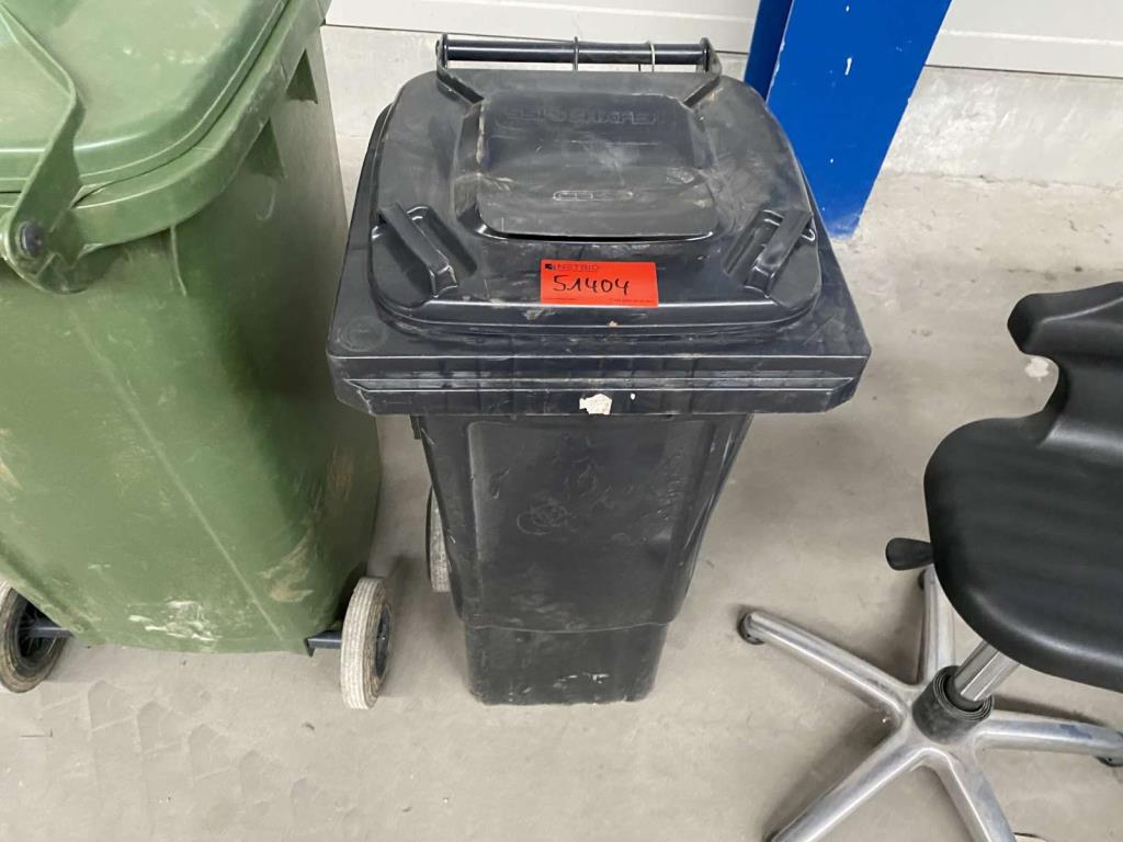 Used 6 Plastic waste bins for Sale (Online Auction) | NetBid Industrial Auctions