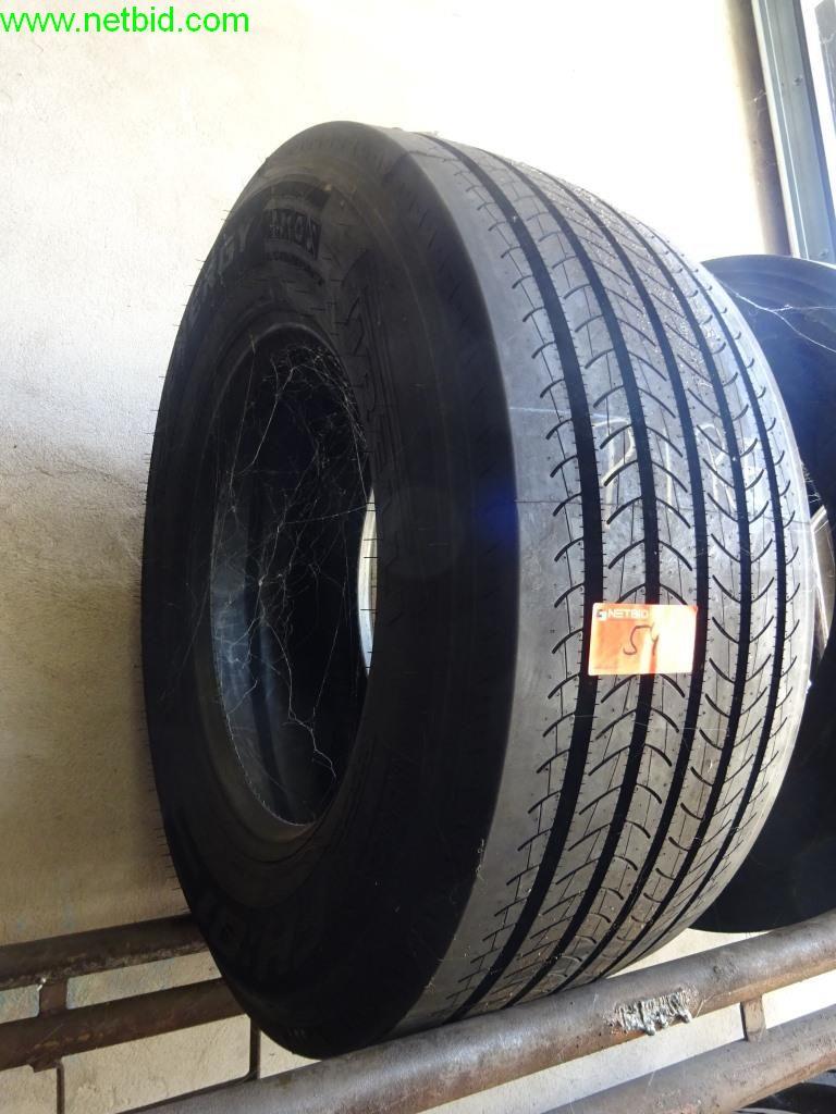 Used Pirelli 2 Truck front axle tires for Sale (Auction Premium) | NetBid Industrial Auctions