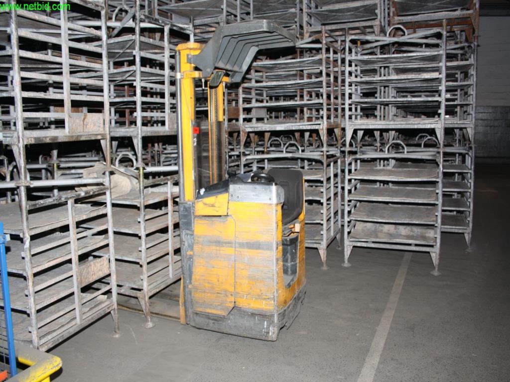 Used Jungheinrich EKC-Z 16 G-115-280 ZZ reach pallet truck for Sale (Auction Premium) | NetBid Industrial Auctions