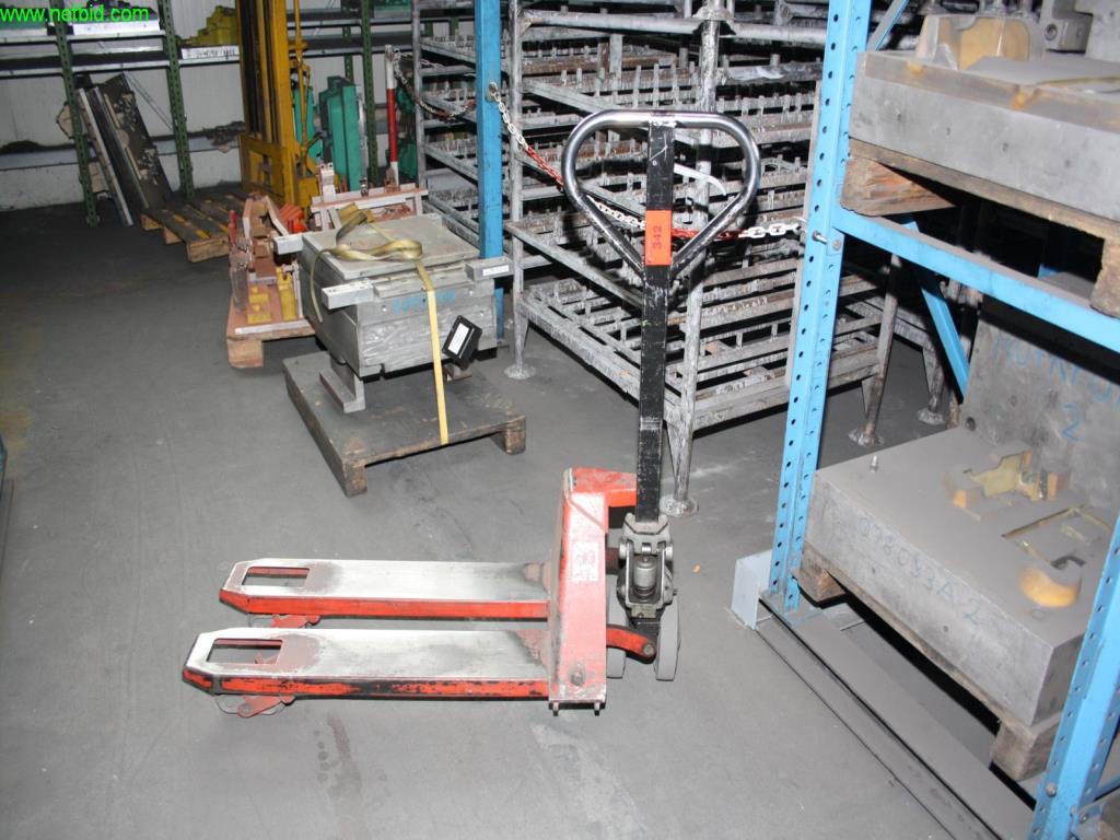 Used pallet lift truck (short) for Sale (Auction Premium) | NetBid Industrial Auctions