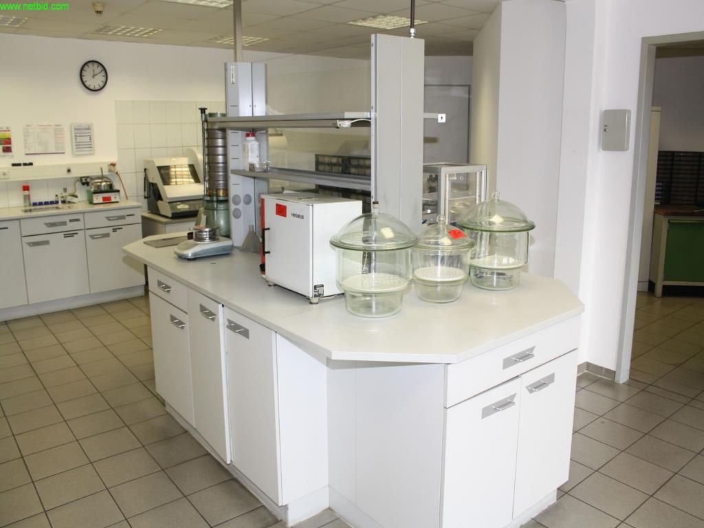 Used Die Laborfabrik 1 Posten laboratory furniture for Sale (Auction Premium) | NetBid Industrial Auctions