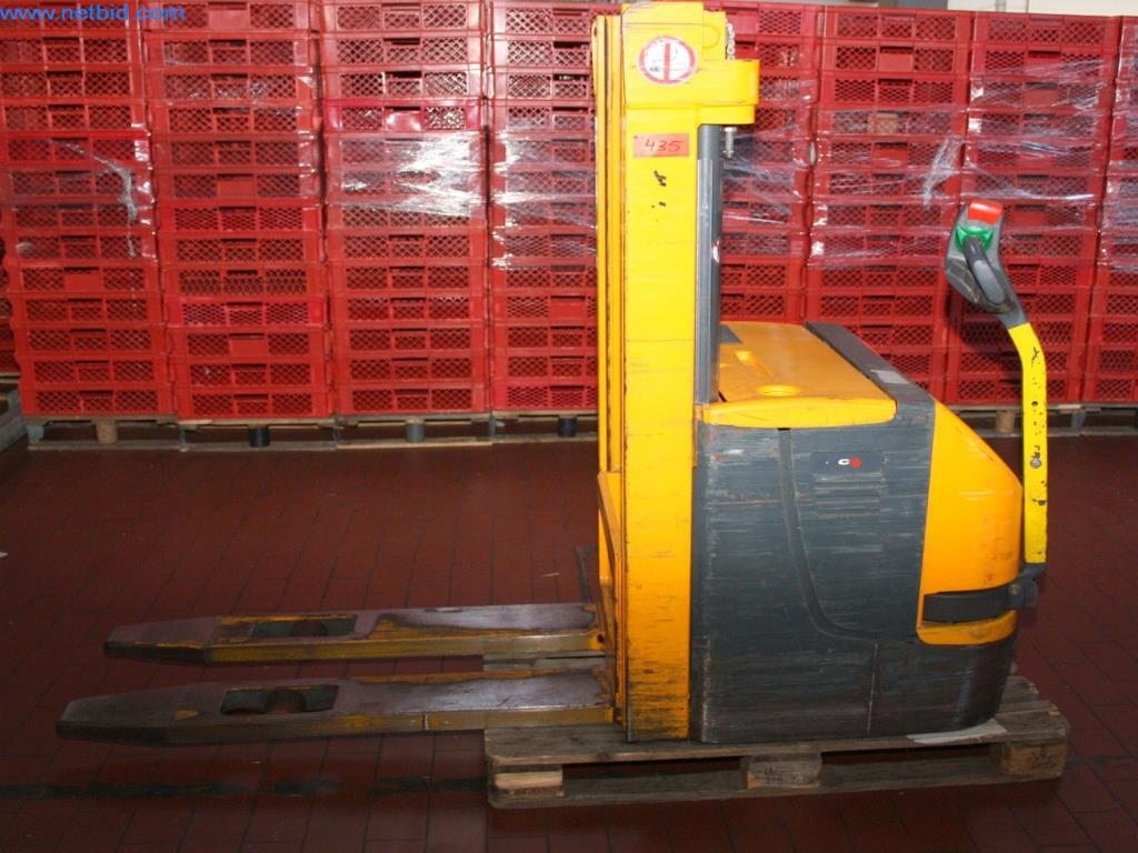 Used Jungheinrich Ejc14 Elektro Gabelhubwagen For Sale Auction Premium Netbid Industrial Auctions