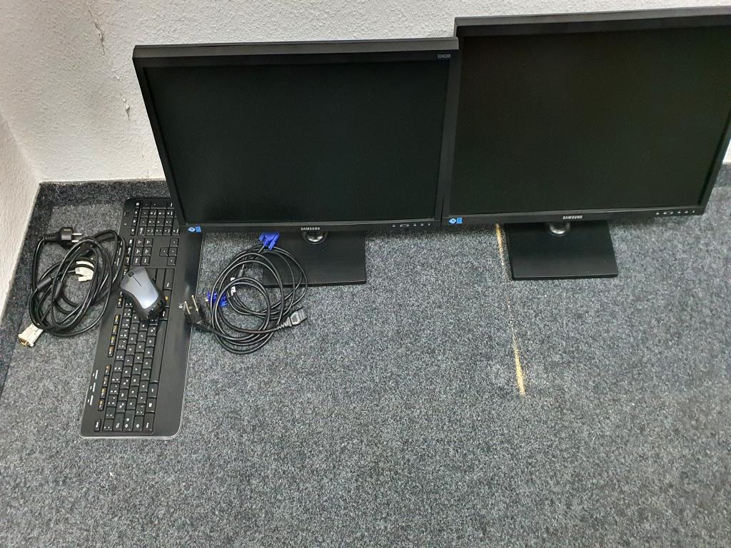 Used Samsung S24E200 2 Monitors for Sale (Auction Premium) | NetBid Industrial Auctions