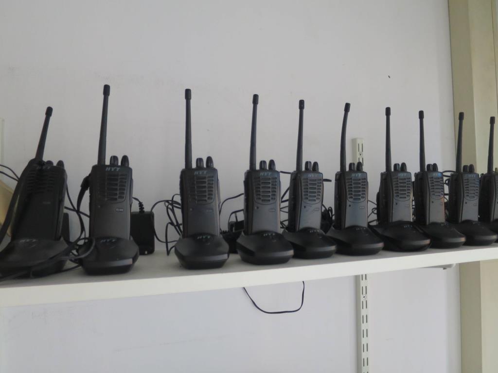 Used Hyt TC446 1 Posten hand-held radio sets for Sale (Auction Premium) | NetBid Industrial Auctions