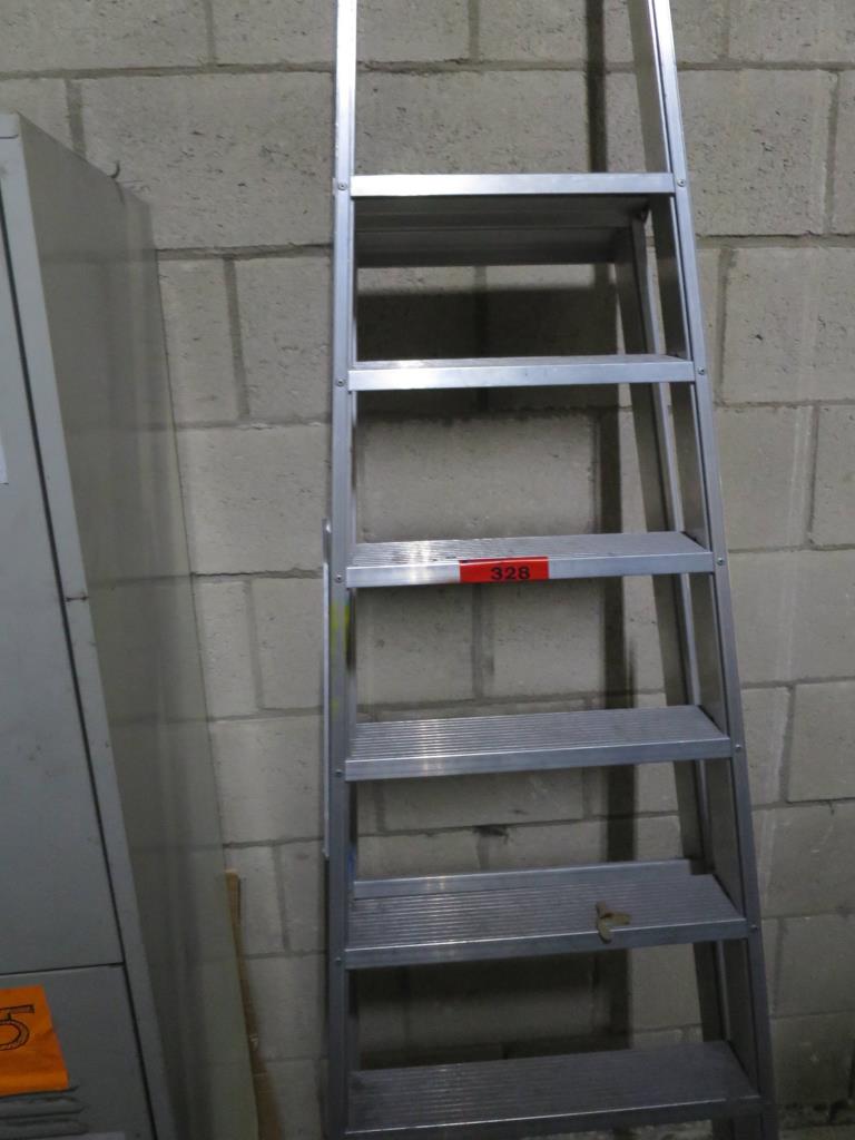 Used aluminium folding ladder for Sale (Auction Premium) | NetBid Industrial Auctions