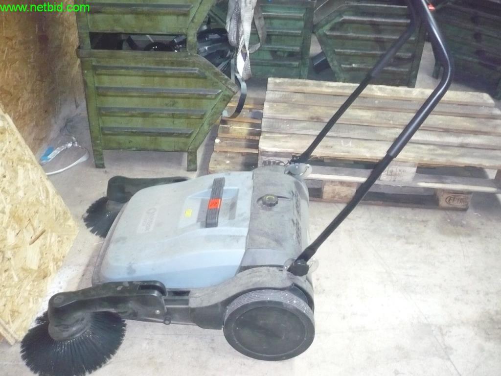 Used Nilfisk Push Sweper Hand-operated sweeper for Sale (Auction Premium) | NetBid Industrial Auctions