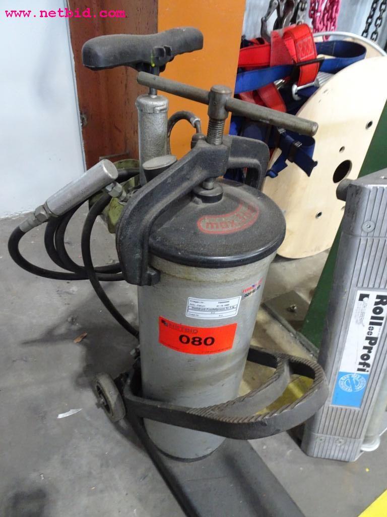 Used High-pressure foot grease gun for Sale (Auction Premium) | NetBid Industrial Auctions