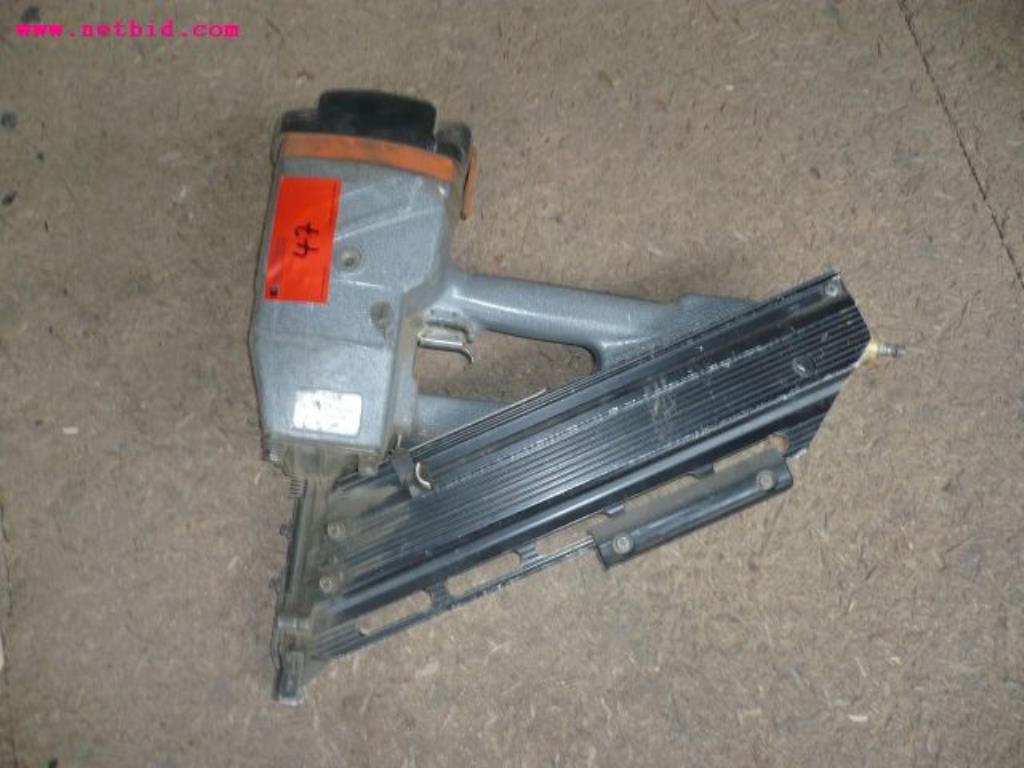 Used Paslode 6512/130SQ Magazine nailer for Sale (Auction Premium) | NetBid Industrial Auctions