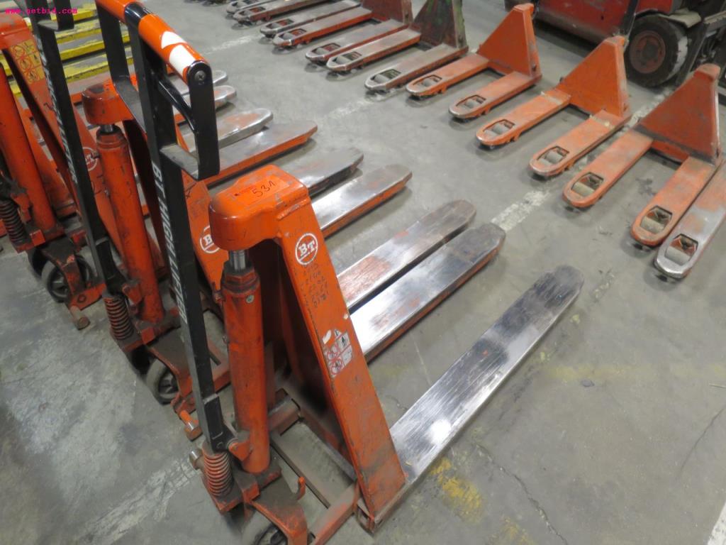 Used BT HL 1000 hand-guided scissor lift truck for Sale (Auction Premium) | NetBid Industrial Auctions