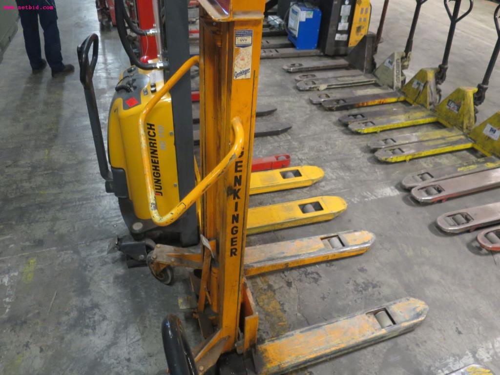 Used Genkinger FIG 0325 hand-guided pallet truck for Sale (Auction Premium) | NetBid Industrial Auctions