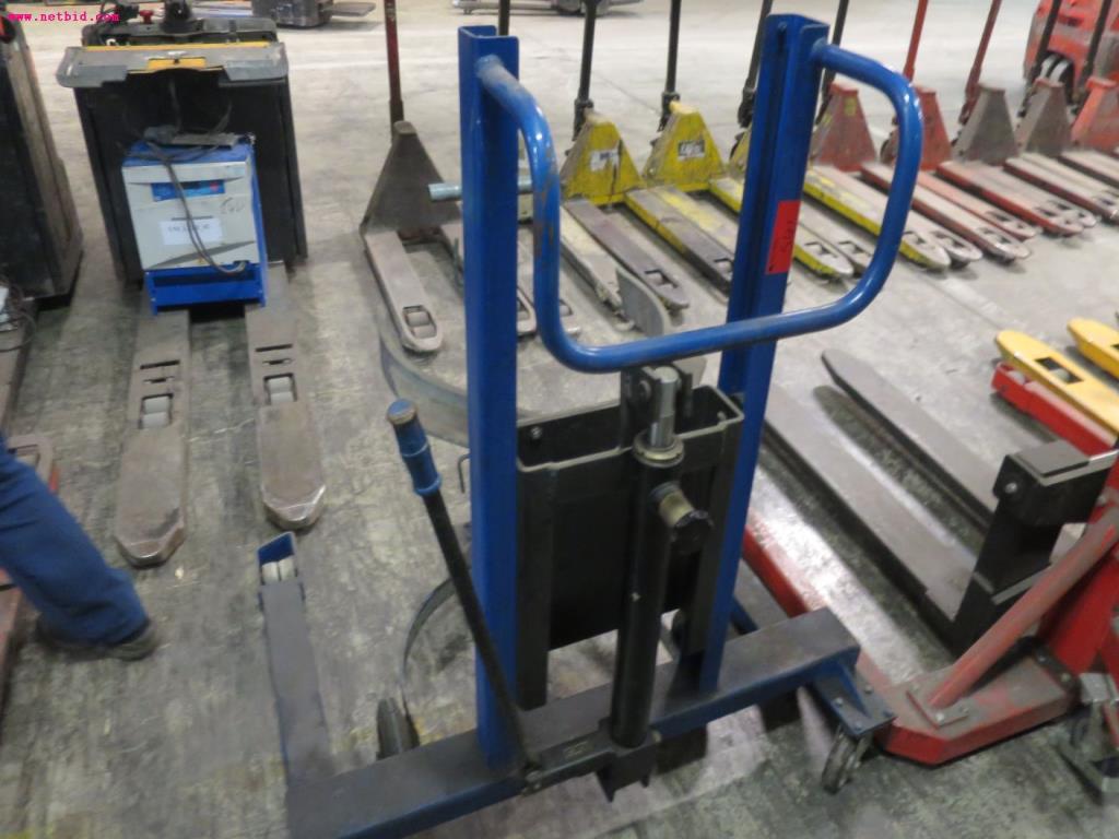 Used lift truck for Sale (Auction Premium) | NetBid Industrial Auctions