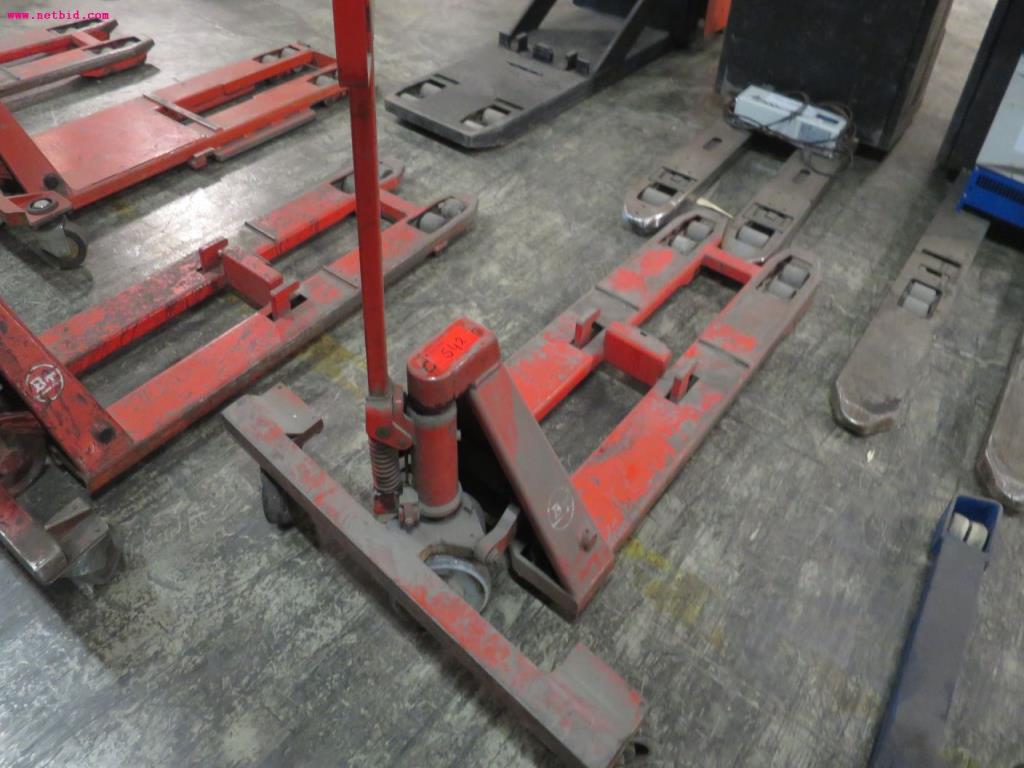 Used BT hand-guided pallet lift truck for Sale (Auction Premium) | NetBid Industrial Auctions