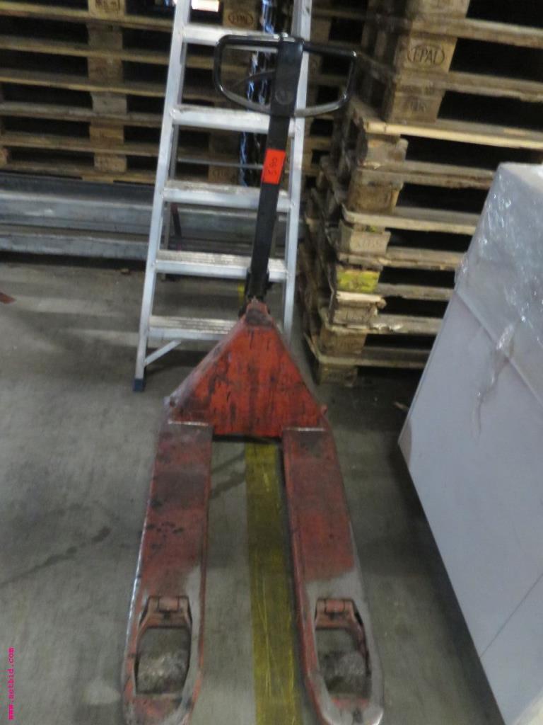 Used hand-guided pallet lift truck for Sale (Auction Premium) | NetBid Industrial Auctions