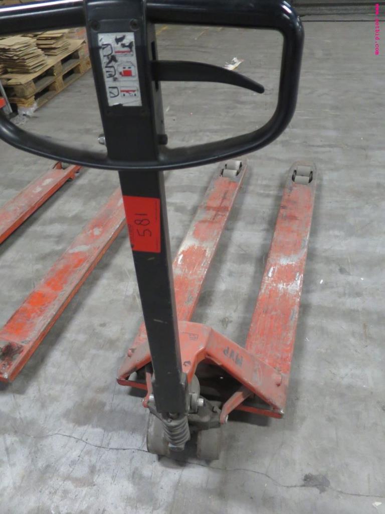 Used BT hand-guided pallet lift truck for Sale (Auction Premium) | NetBid Industrial Auctions