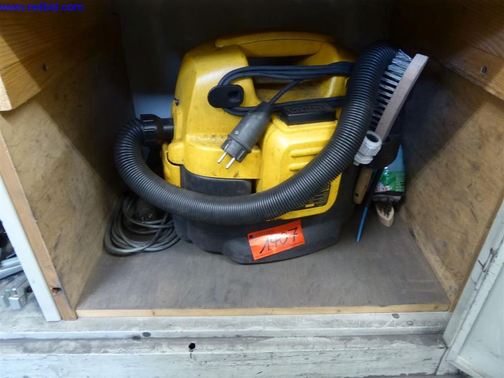 Used DeWalt DC500 Battery vacuum cleaner for Sale Auction Premium