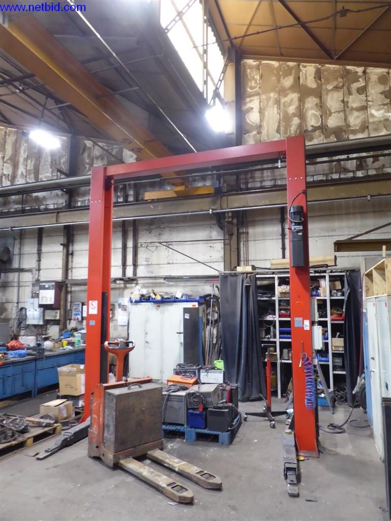 Used Werther Modell 208 I/5L 2-post lift for Sale (Auction Premium) | NetBid Industrial Auctions