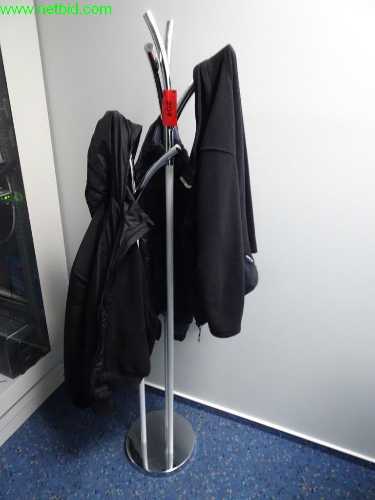 Used Coat rack (surcharge subject to change!) for Sale (Auction Premium) | NetBid Industrial Auctions