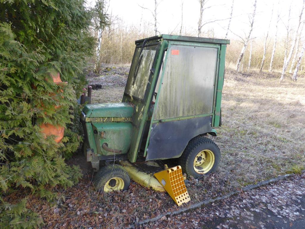 John deere 317 discount lawn tractor specs