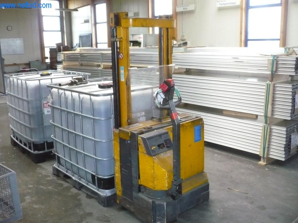 Used Jungheinrich EJC12 Electric pallet truck for Sale (Auction Premium) | NetBid Industrial Auctions