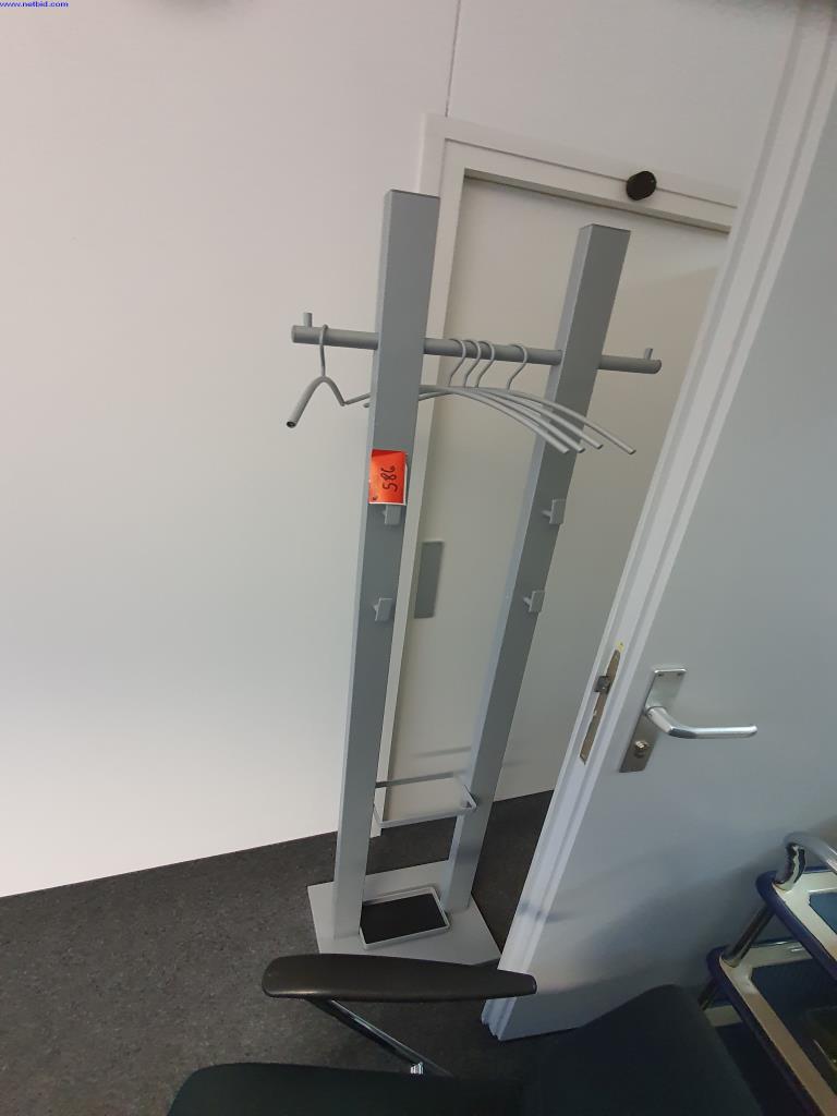 Used Coat rack for Sale (Auction Premium) | NetBid Industrial Auctions