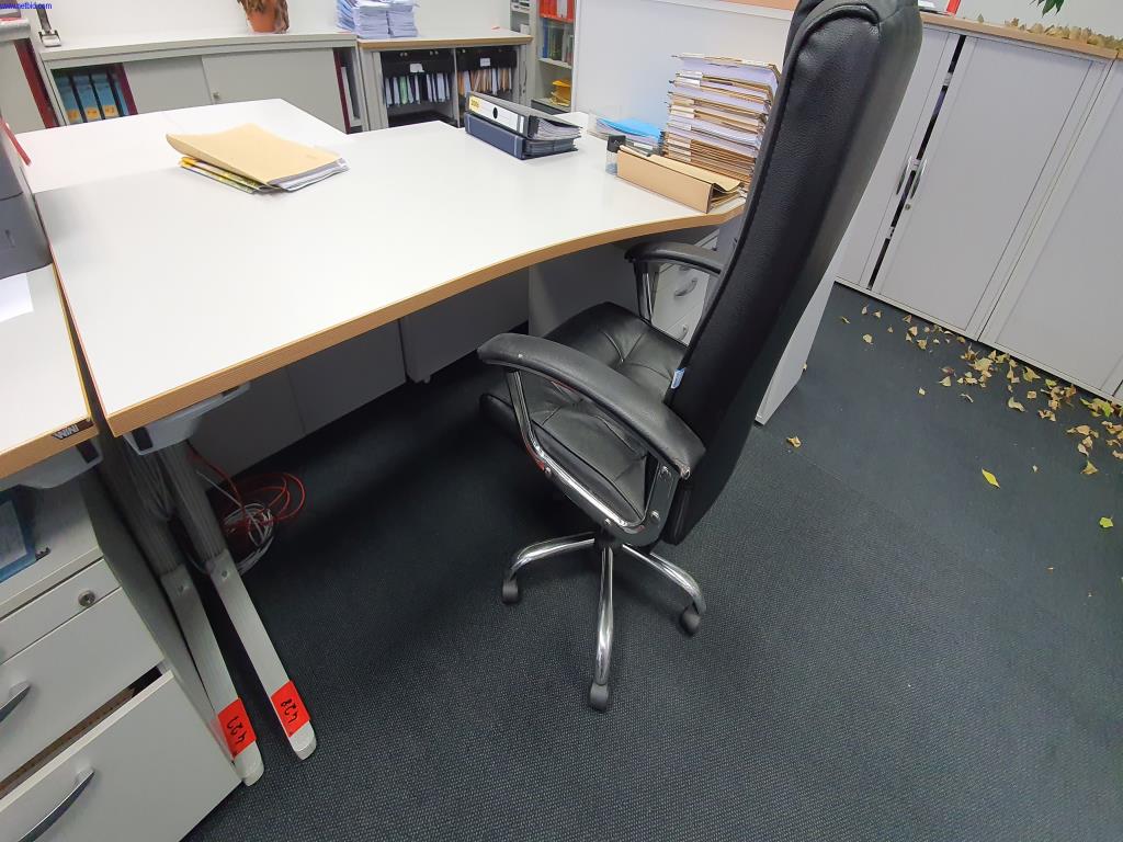 Used Desk for Sale (Online Auction) | NetBid Industrial Auctions