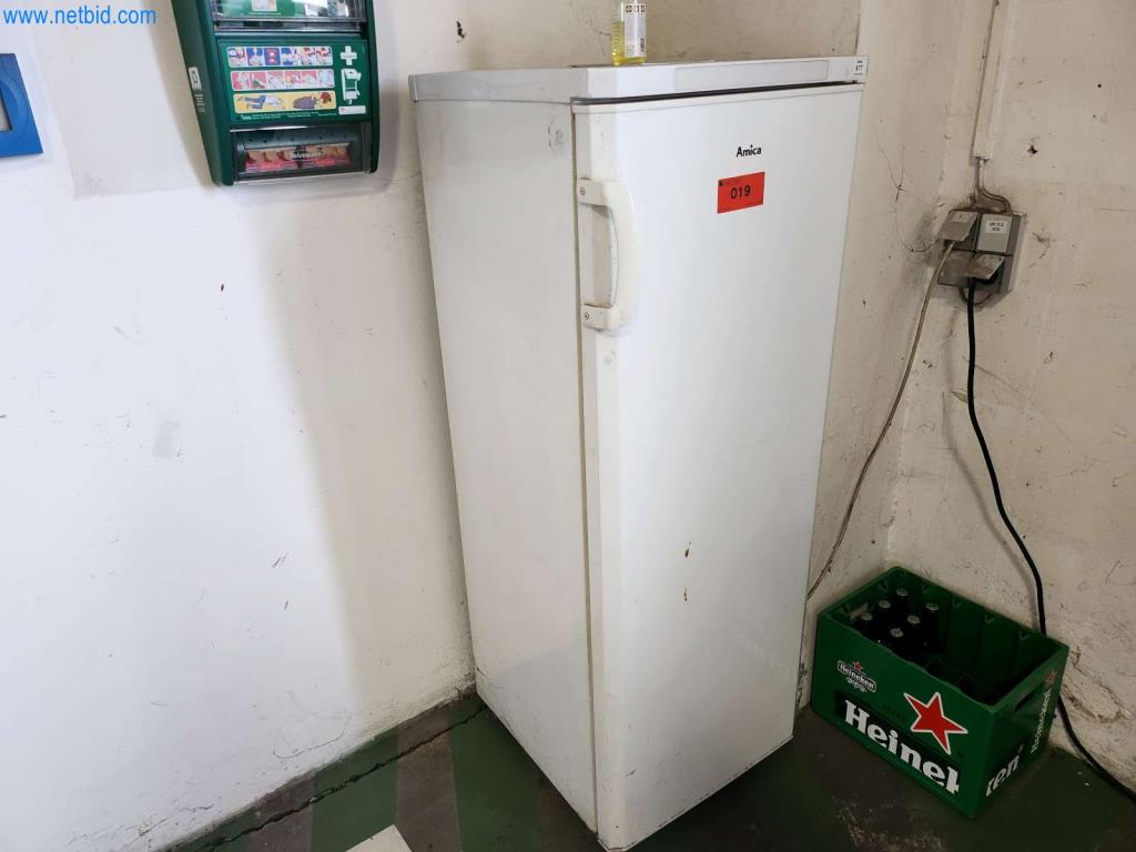 Used Amica Refrigerator for Sale (Auction Premium) | NetBid Industrial Auctions