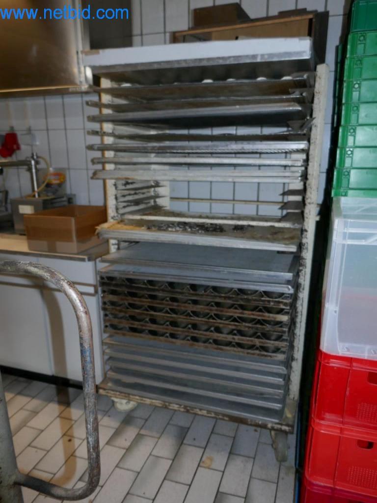 Hortenwagen für Kuchenbleche gebraucht kaufen (Online Auction) | NetBid Industrie-Auktionen