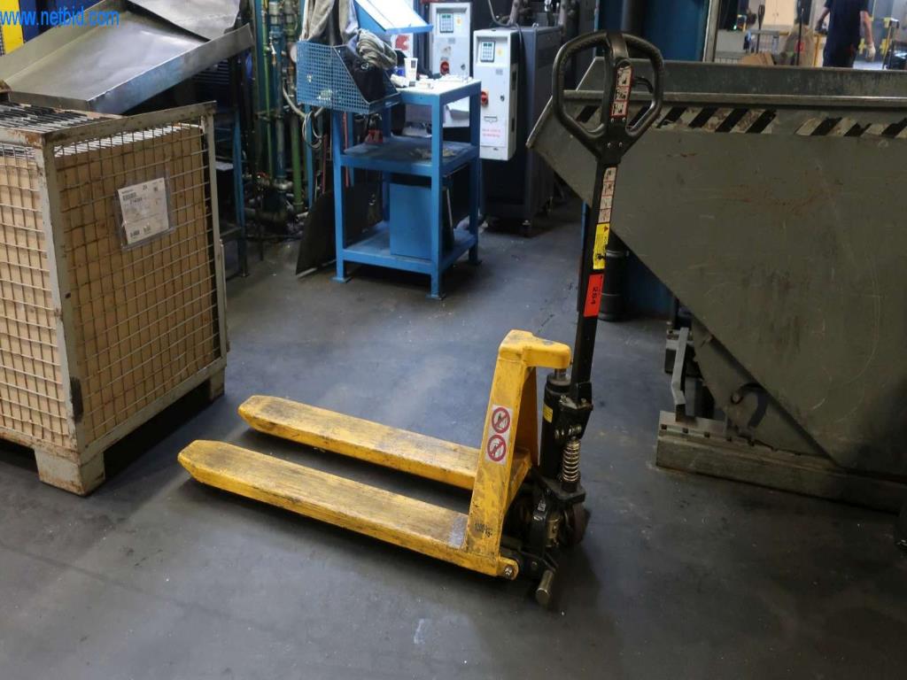 Used scissor lift truck for Sale (Auction Premium) | NetBid Industrial Auctions