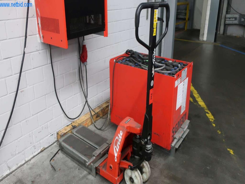 Used Linde battery lift truck for Sale (Auction Premium) | NetBid Industrial Auctions