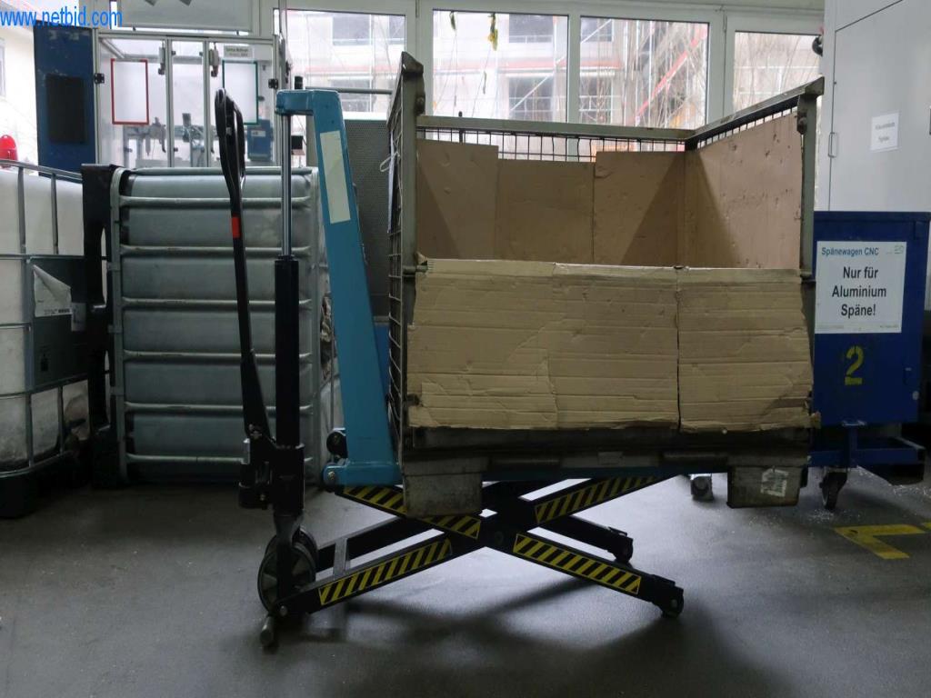 Used scissor lift truck for Sale (Auction Premium) | NetBid Industrial Auctions