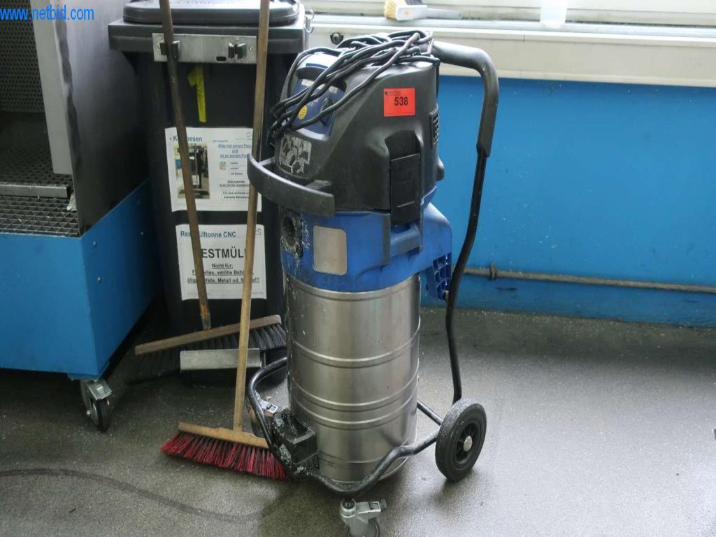 Used Nilfisk Atix 9 wet/dry vacuum cleaner for Sale (Auction Premium) | NetBid Industrial Auctions