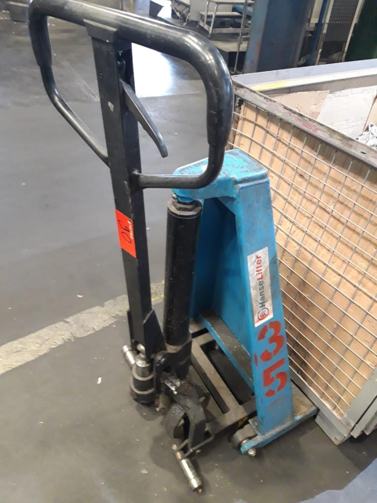 Used scissor lift truck for Sale (Auction Premium) | NetBid Industrial Auctions