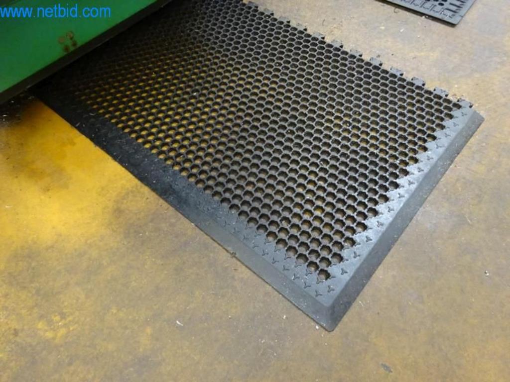 Used 8 Rubber running mats for Sale (Auction Premium) | NetBid Industrial Auctions