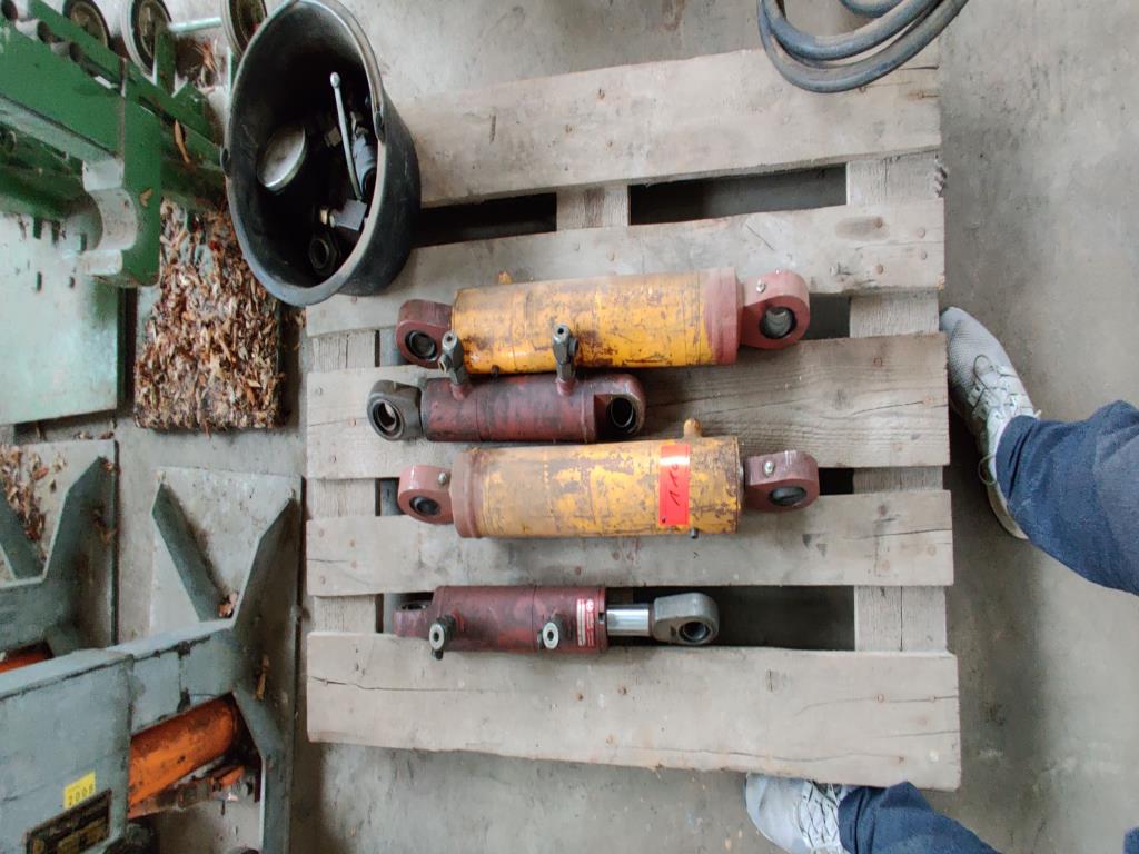 Used 4 Hydraulic cylinder for Sale (Trading Premium) | NetBid Industrial Auctions