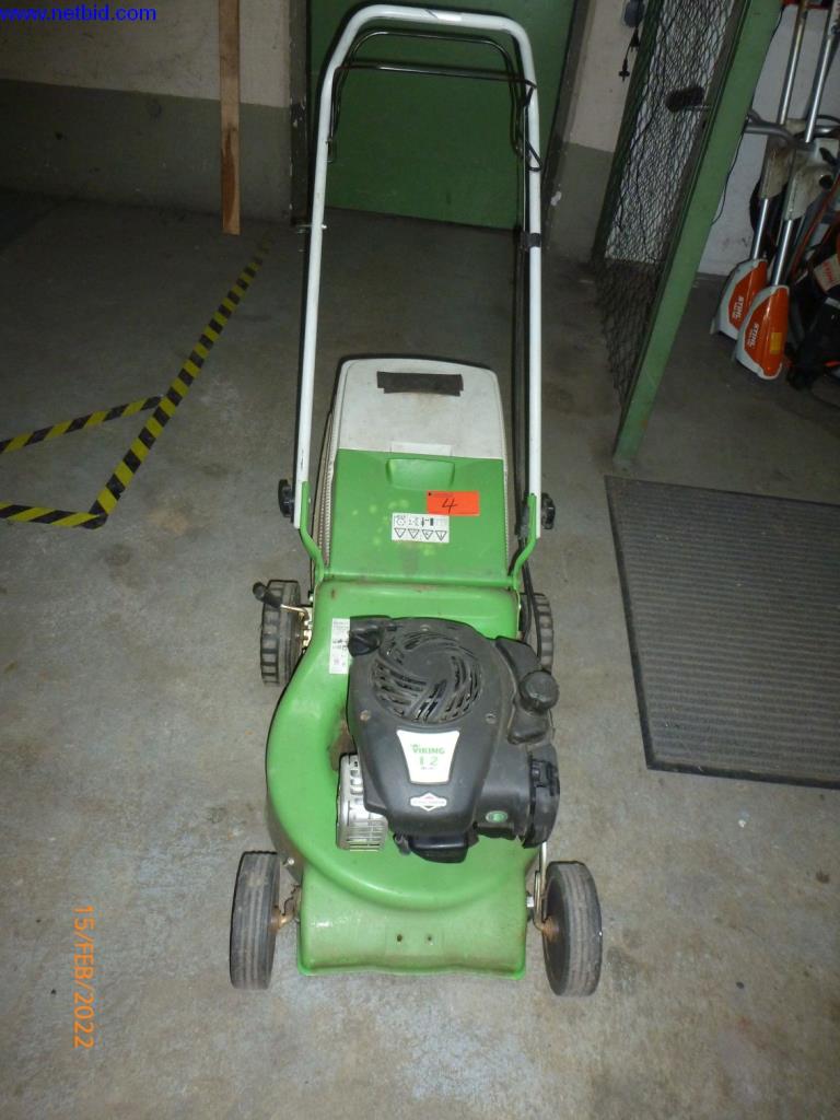 Viking petrol lawn online mower