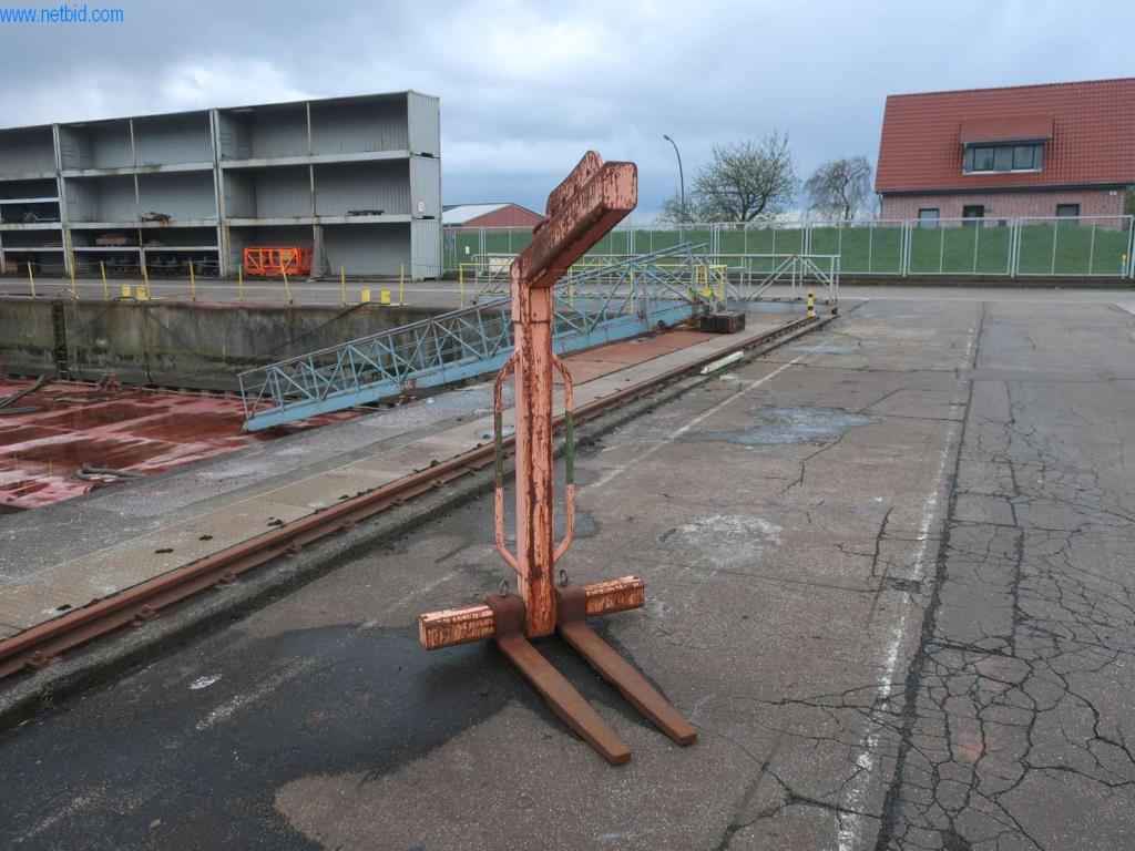 Used Pfeifer Crane pallet fork for Sale (Auction Premium) | NetBid Slovenija