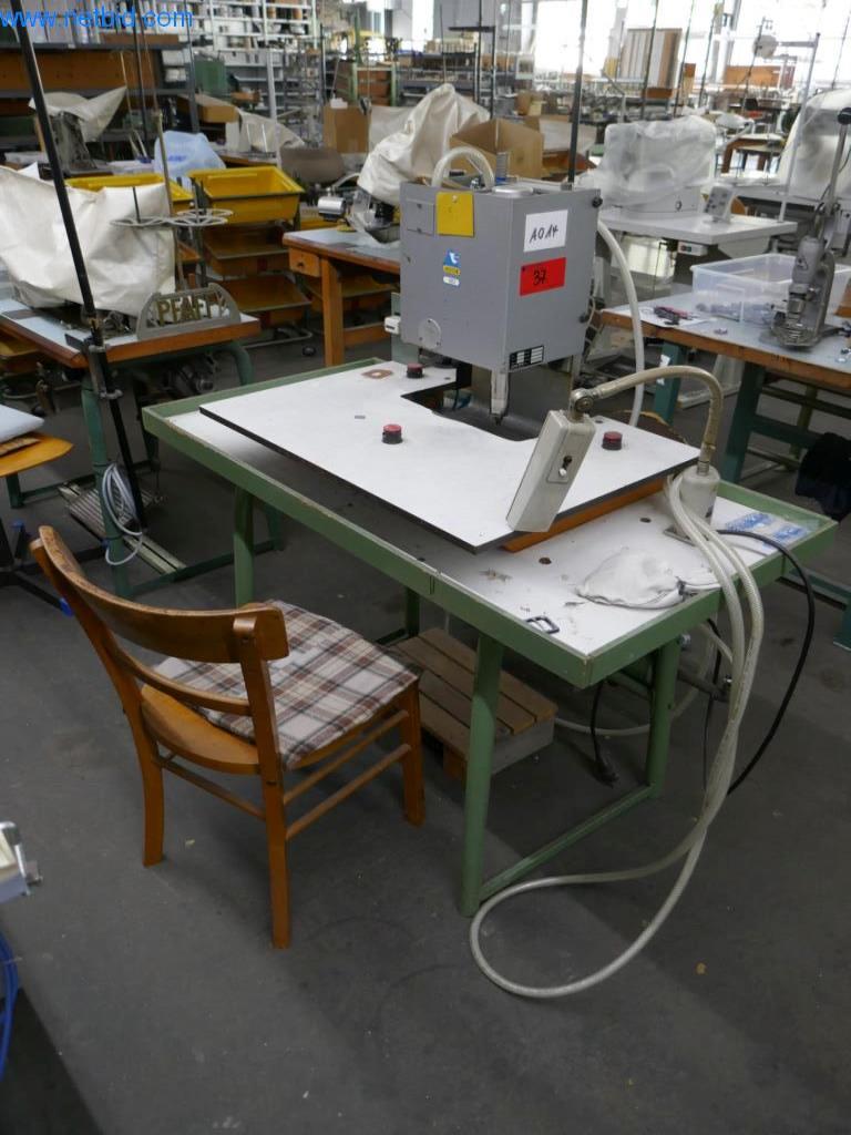 Astor 522 pneumatische Schnallenüberzieh-/ Schließmaschine (A014) gebraucht kaufen (Auction Premium) | NetBid Industrie-Auktionen