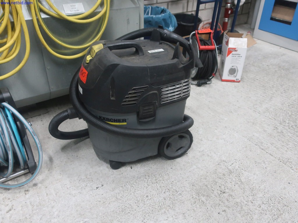 Used KÄRCHER NT 35/1 Tact Wet/dry vacuum cleaner for Sale (Auction Premium) | NetBid Industrial Auctions